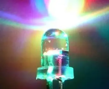 100VNT 5MM spalvinga mirksi F5 raudonos, žalios ir mėlynos spalvos LED šviesos diodų, automatinė mirksi pakaitomis LED žibintai