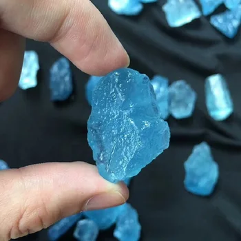 1PC natūralių kristalų akvamarinas originalus akmens pakabukas kvarco kristalo mineralinių papuošalų mados pora apdailos dovana stonejewelry