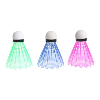 3pcs tamsią Naktį LED Spindinčią Šviesą Plastiko Badmintono Pagalbinės Spalvinga Apšvietimo Kamuolius vidaus ir Lauko Sportas