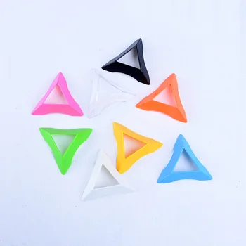 8 Spalvų 1Pcs Spalvinga 7.5 cm Plastiko Trikampis Universalus Magic Cube Bazės Savininkas Rėmas Stovi Bokštas Priedai