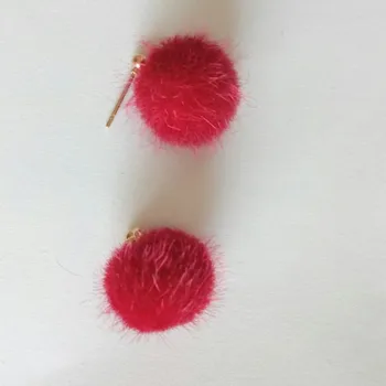 Naujas mados 2018 paprasta rudens ir žiemos pliušinis kamuolys kamuolys trumpas auskarai mielas spalvotų moterų didmeninė auskarai