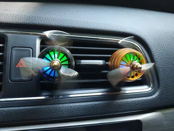 Oro Gaiviklis Automobilio Kvapas LED Mini Kondicionavimo Ventiliacijos Anga Kvepalai Įrašą Šviežių Aromaterapija Kvepalų Lydinio Auto Geros Priedai
